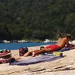 Iv * Manjadvorci